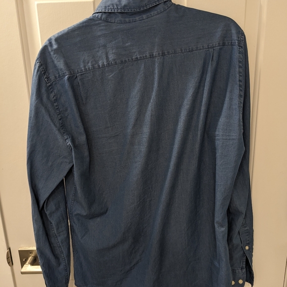 Mott and Bow chambray blue men's casual button up shirt - Picture 2 of 3